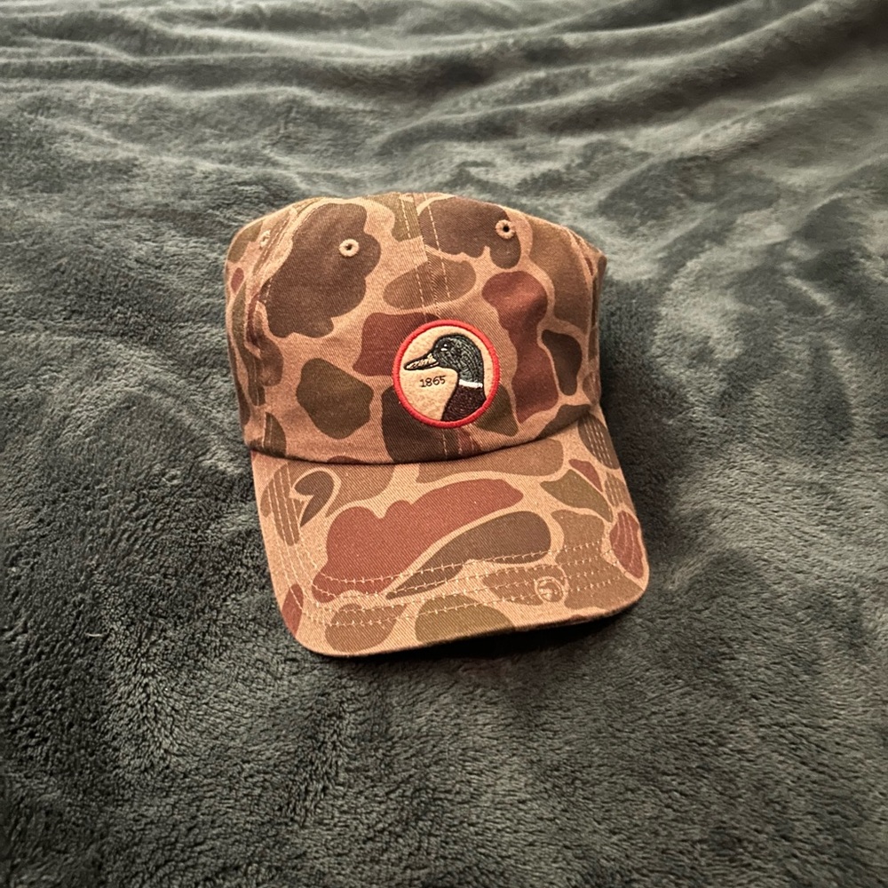 Camo Duck Head Hat. Brand new never worn.